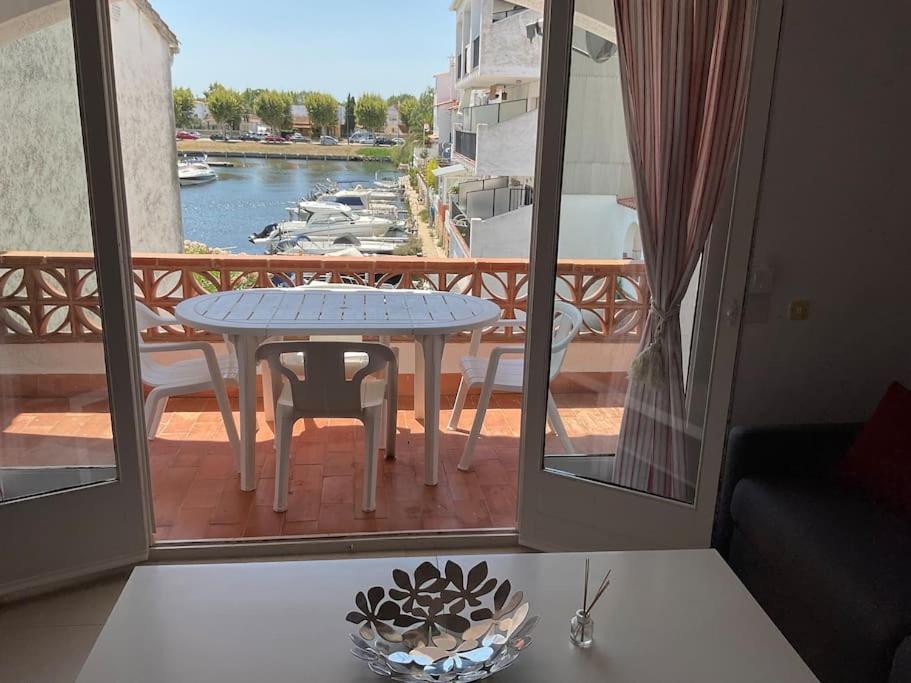 Lindo Apartamento Con Vistas Al Puerto Mistral Empuriabrava Exterior foto